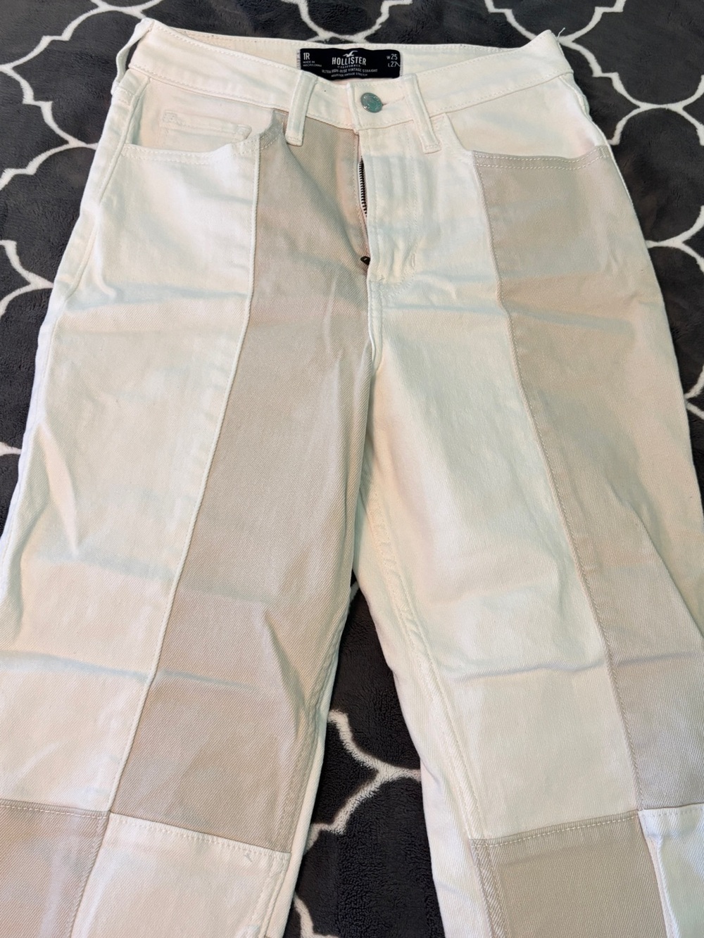 Hollister Ultra High-Rise Straight Jeans in Cream and white